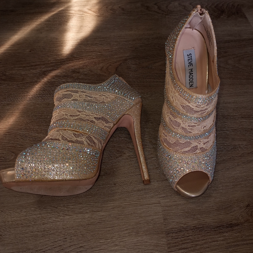 Bridal Heels - Picture 3 of 6